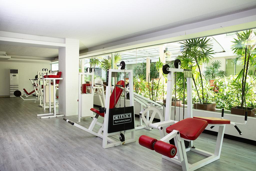The Capital Resort @ Sukhumvit 50 Bangkok Exterior photo A gym in a hotel