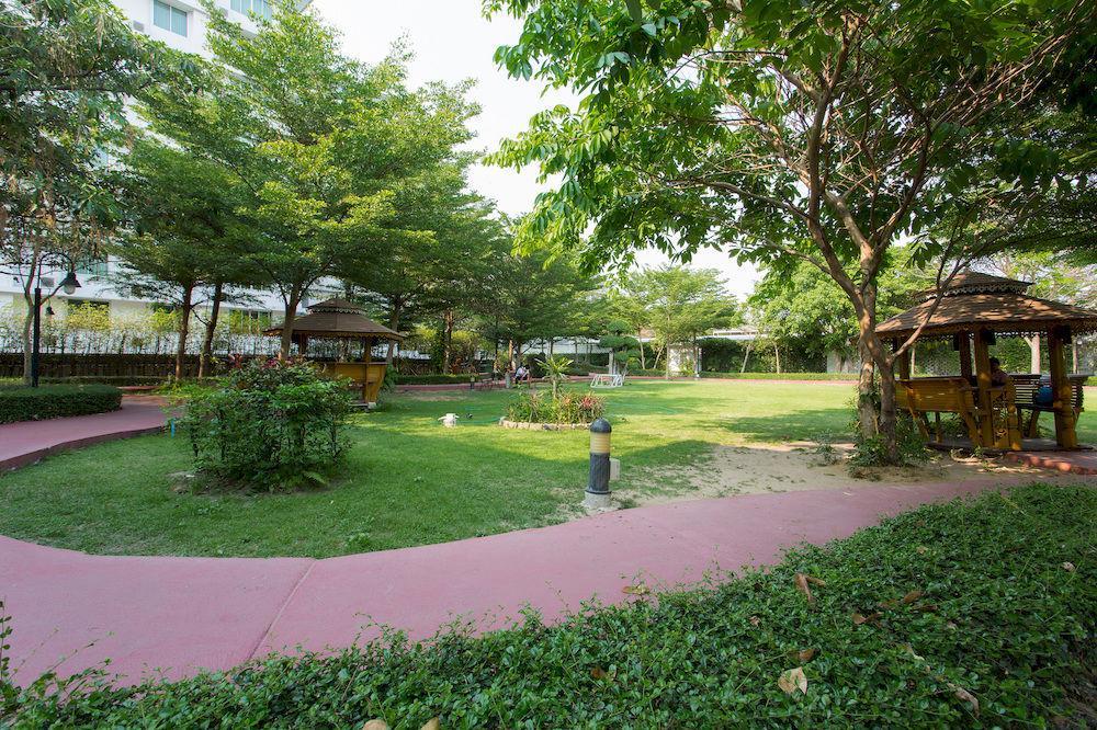 The Capital Resort @ Sukhumvit 50 Bangkok Exterior photo The campus