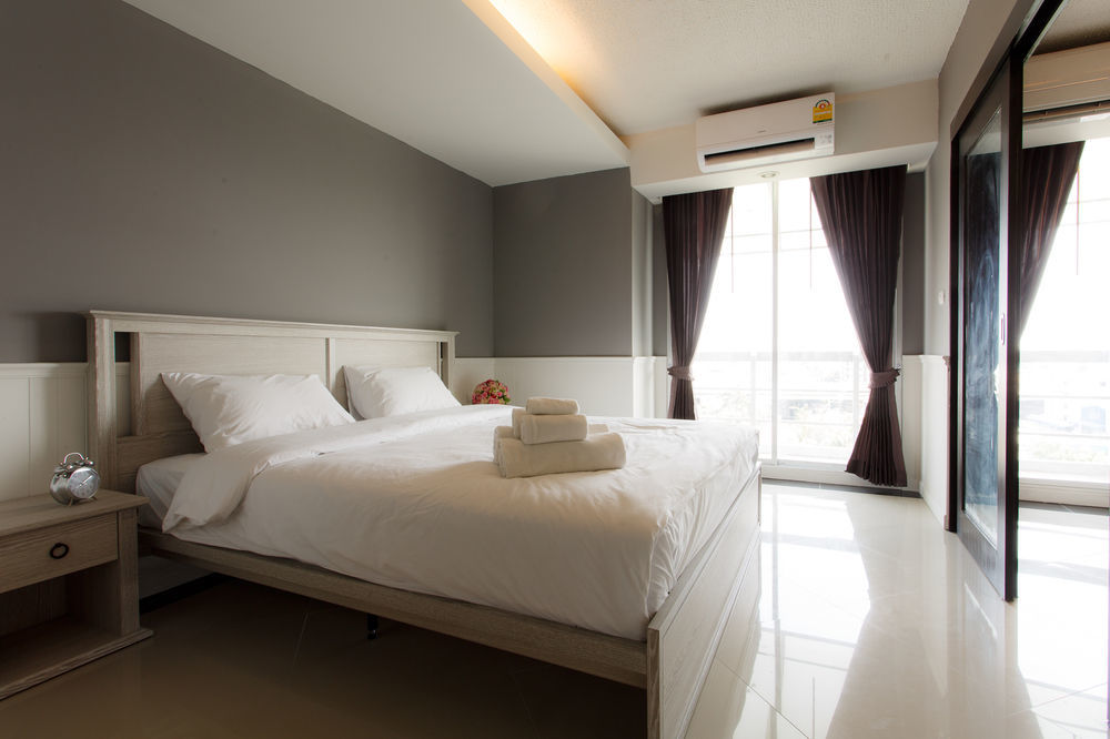The Capital Resort @ Sukhumvit 50 Bangkok Exterior photo A bedroom in a hotel