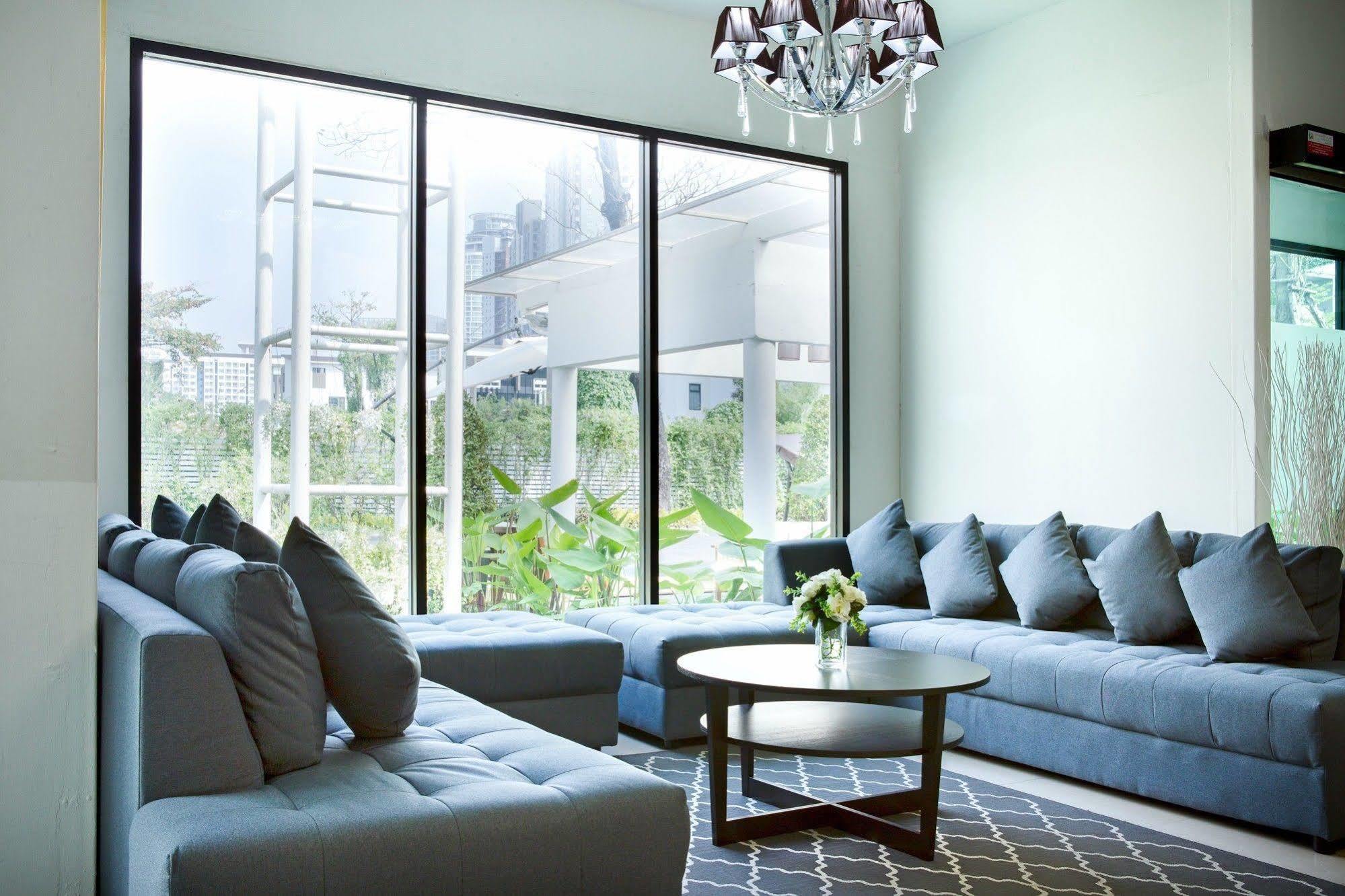 The Capital Resort @ Sukhumvit 50 Bangkok Exterior photo A living room