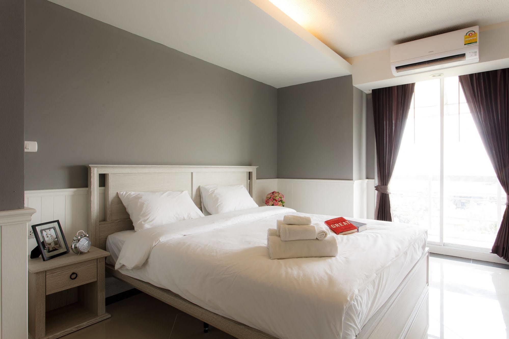 The Capital Resort @ Sukhumvit 50 Bangkok Exterior photo A bedroom in a hotel