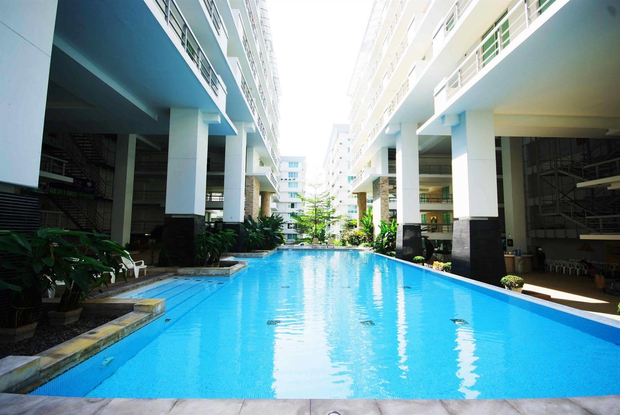 The Capital Resort @ Sukhumvit 50 Bangkok Exterior photo The swimming pool at the 10th floor of the building